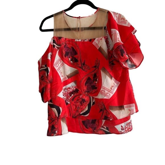 carolina estefan Tops - Carolina Estefan Red TERE SHIRT sz L